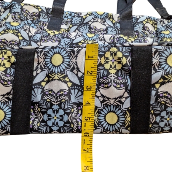 VERA BRADLEY ReActive Lighten Up Fabric Tote Overnight Gym Bag Plaza Medallion - Picture 8 of 10